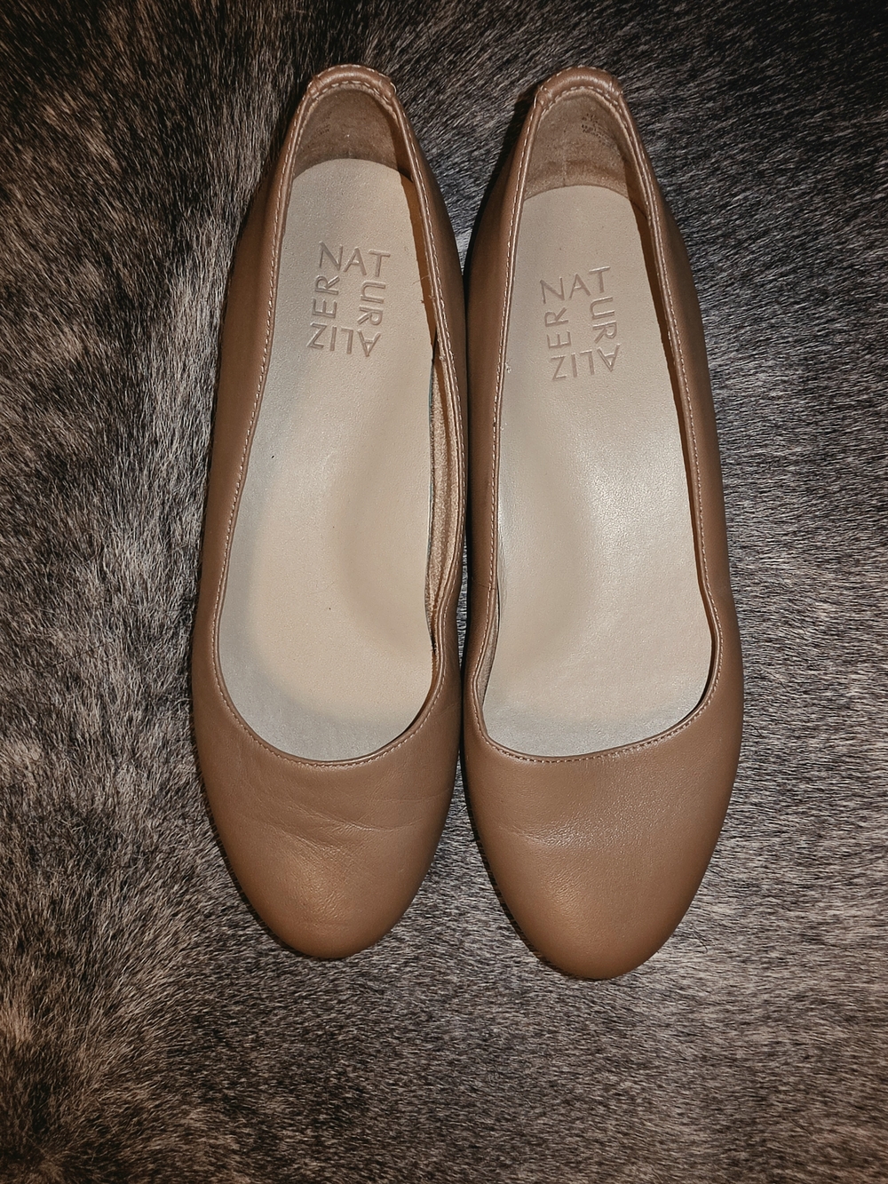 Naturalizer Women's Brown Leather Round-Toe Slip-On Flats